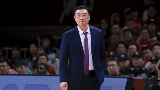 刘鹏：这个赛季我们学到了很多东西 王哲林带伤坚持