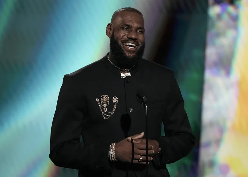 称号：ESPY最佳NBA球员次数：詹姆斯7次、乔丹4次、库里3次、科比等2次