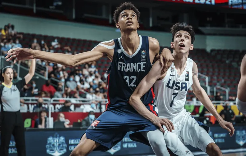 3年前的今天 U19美国对阵法国 文班对阵切特拿下22分8篮板8盖帽